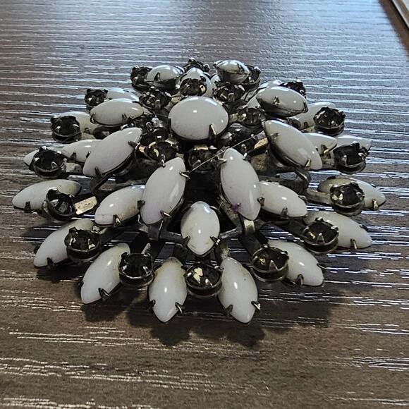 Vintage Prong Set Milk Glass & Smoky Rhinestones Domed Flower Brooch - Picture 4 of 4